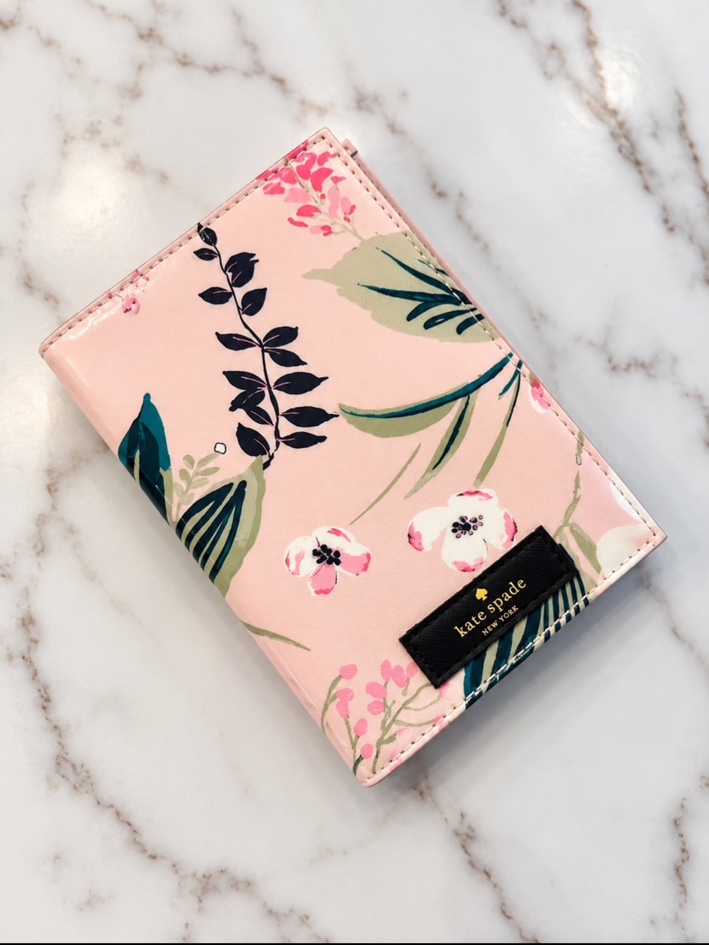 KATE SPADE Pink Shiny Multi Pink Floral Daycation Passport Cover Holder